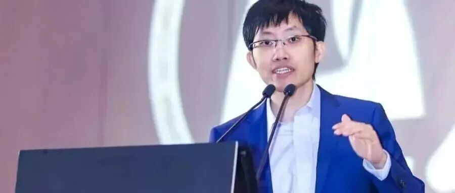 AIbase 报道页截图与智东西编译稿头图