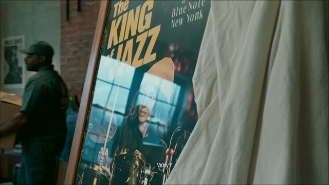 可灵官方账号发布的 Kling 4.0 短片《THE BEAT》（静音）